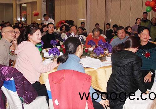 源(yuan)咊(he)環保年會(hui)